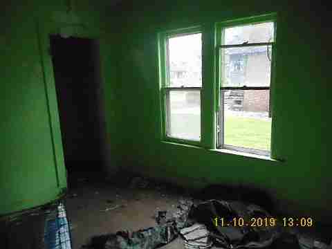 12090 Roselawn (41)_m.jpg